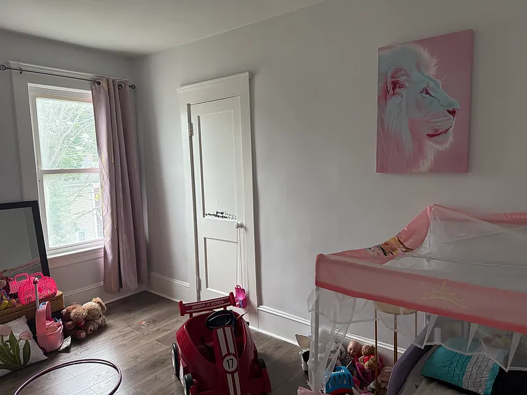 271 Coe St #3R — Photo 5