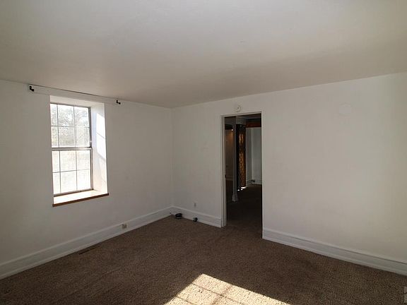 2nd image of 501 Bellevue Pl