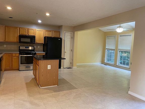 4th image of 29 Guilford Ct