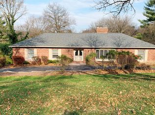 12917 Topping Estates Dr, Saint Louis, MO 63131
