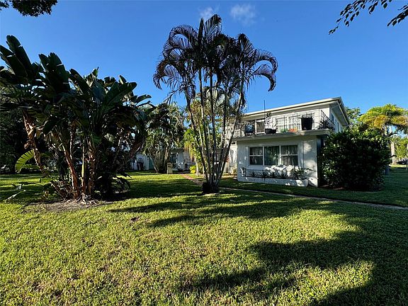 4th image of 1353 Bayview Drive