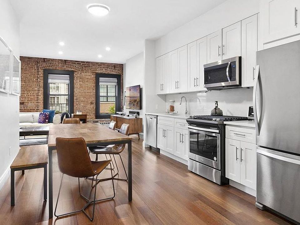 2nd image of 61 Sullivan St #6