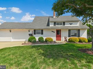 281 Northpark Dr, Levittown, PA 19054