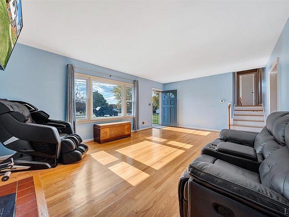 5th image of 1107 Glenfield Dr
