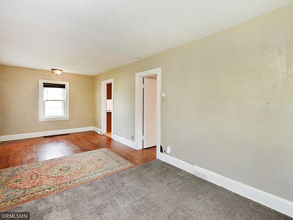 3rd image of 6437 Bloomington Ave