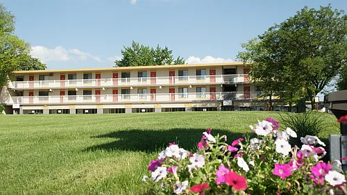 Glenbrook Centre Photo 1
