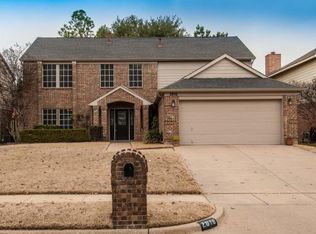 2816 Ironwood Dr, Grand Prairie, TX 75052