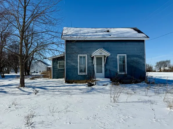 102 East St, Penfield, IL 61862