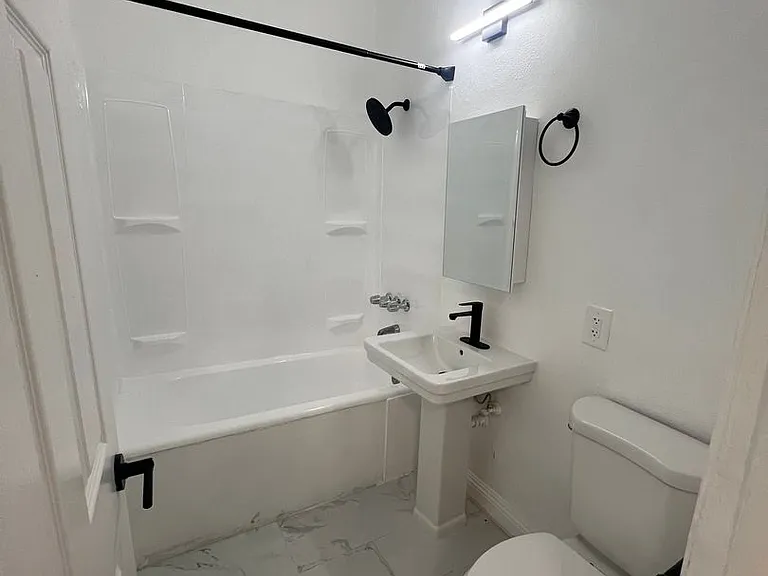 Wilton Way Apartments — Photo 3
