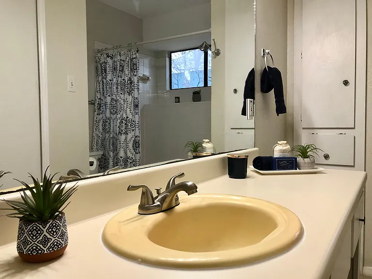 1402 Byers Ln — Photo 12