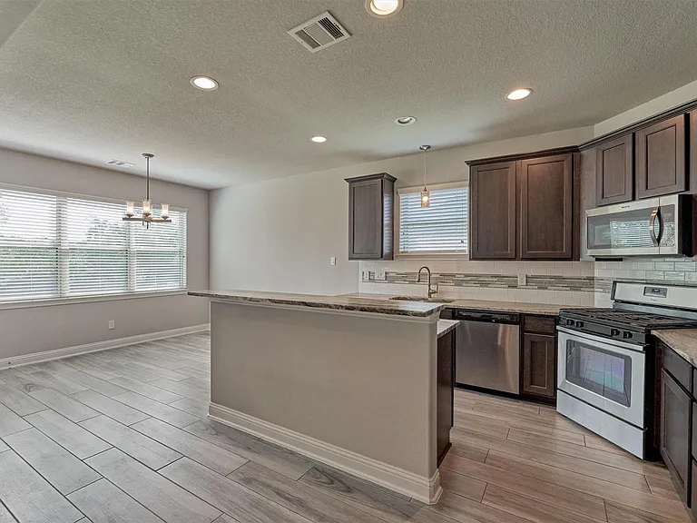 180 Racetrack Ln — Photo 16