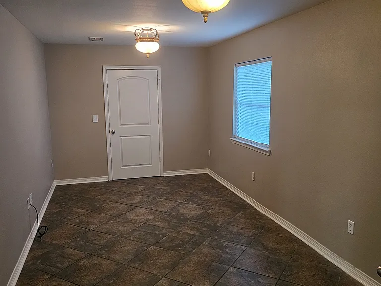 4550 Louisa Dr — Photo 6