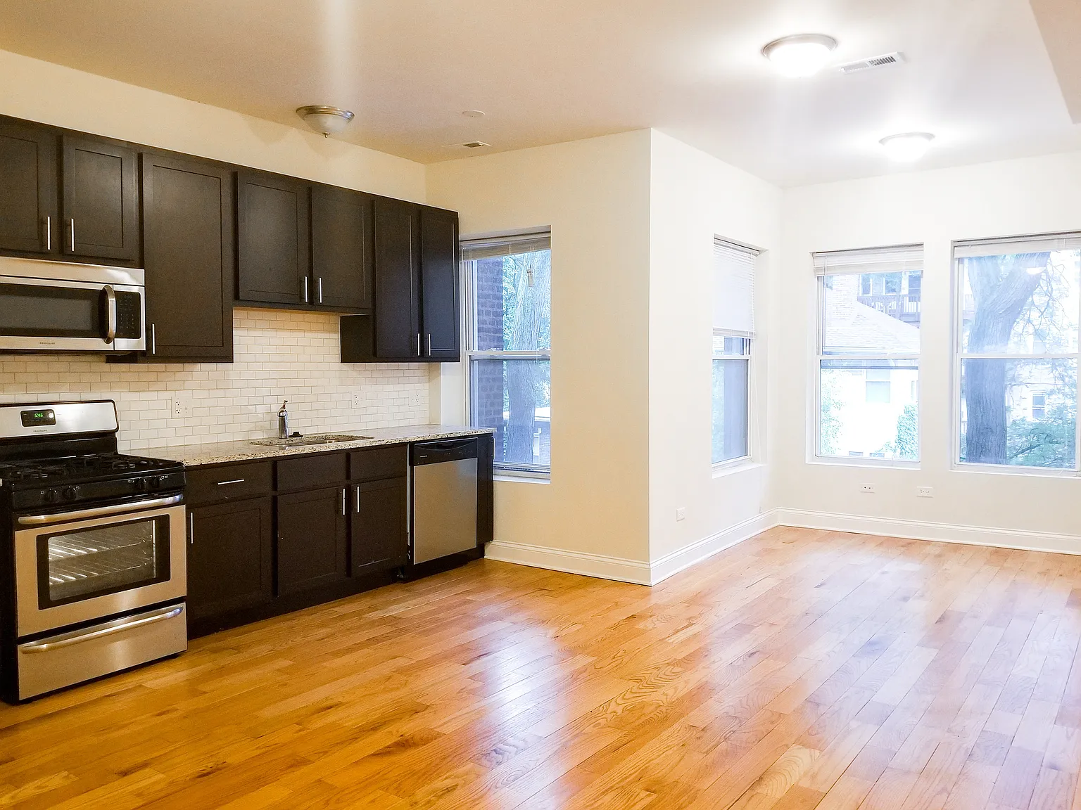 5432-44 S. Woodlawn Ave. / 1162-68 E. 54th Pl. — Photo 1