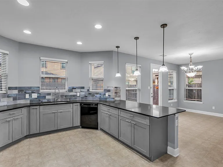 2707 Volute Ct — Photo 11
