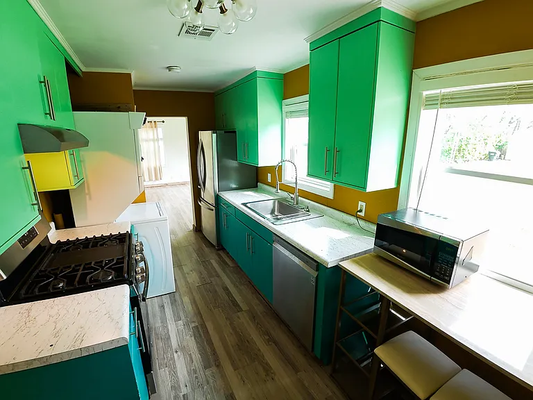 2512 Century Dr — Photo 7