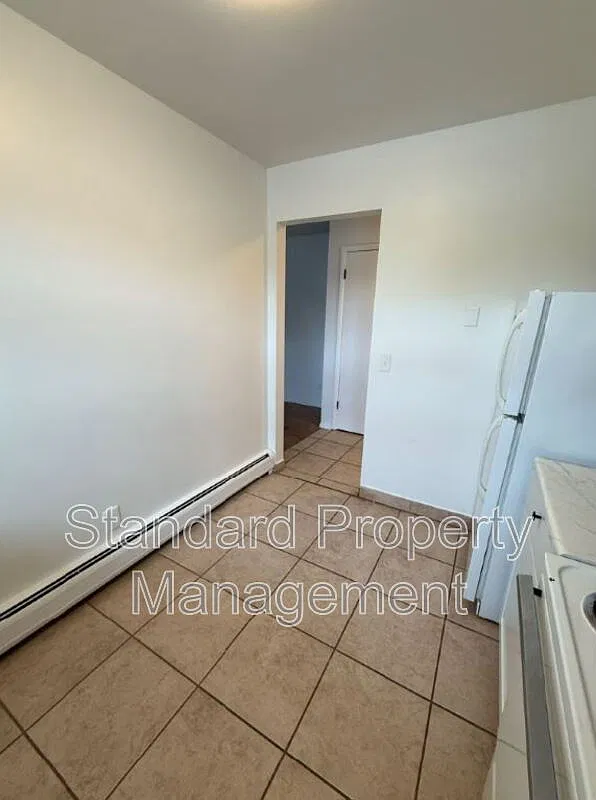 1 bed, 1.0 bath, $1,075 — Photo 3