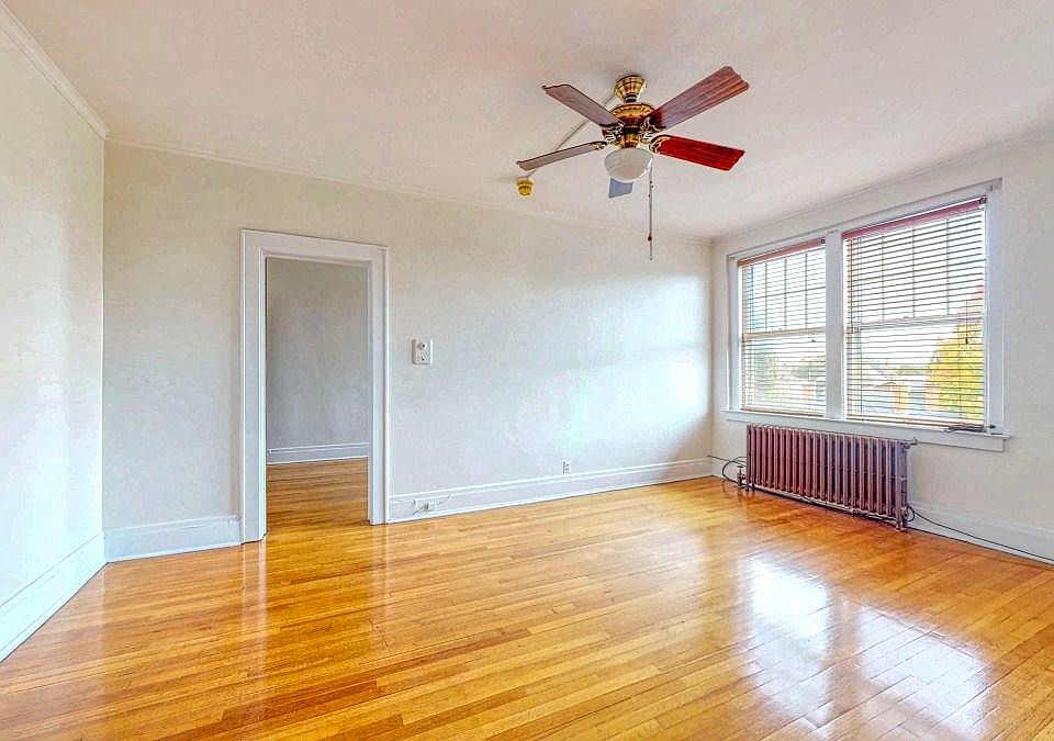 2nd image of 301 N George St #19jvwewmz