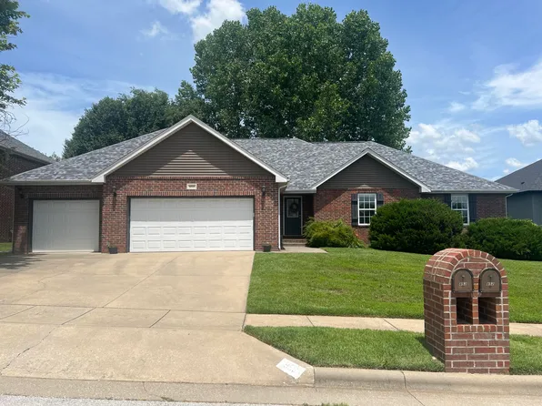 853 E Meadow Garden Court, Nixa, MO 65714