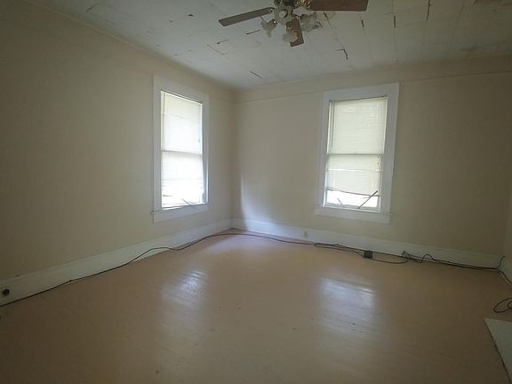 2nd image of 753 Leonard St #B