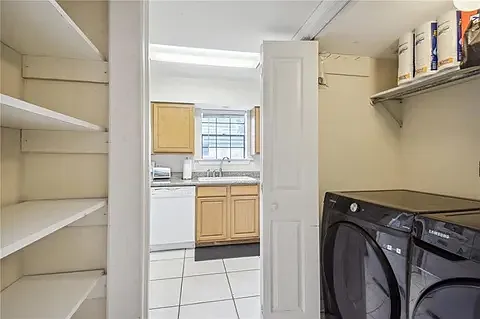 6220 Colbert St — Photo 11