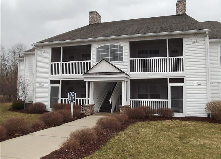 1st image of 2724 S Knightsbridge Cir Unit 44
