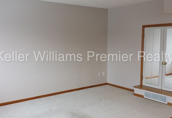 3rd image of 652 Olde Towne Ave #19-652T