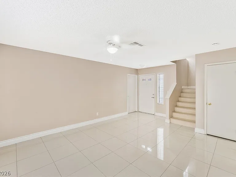 5818 Cinnabar Ave — Photo 4