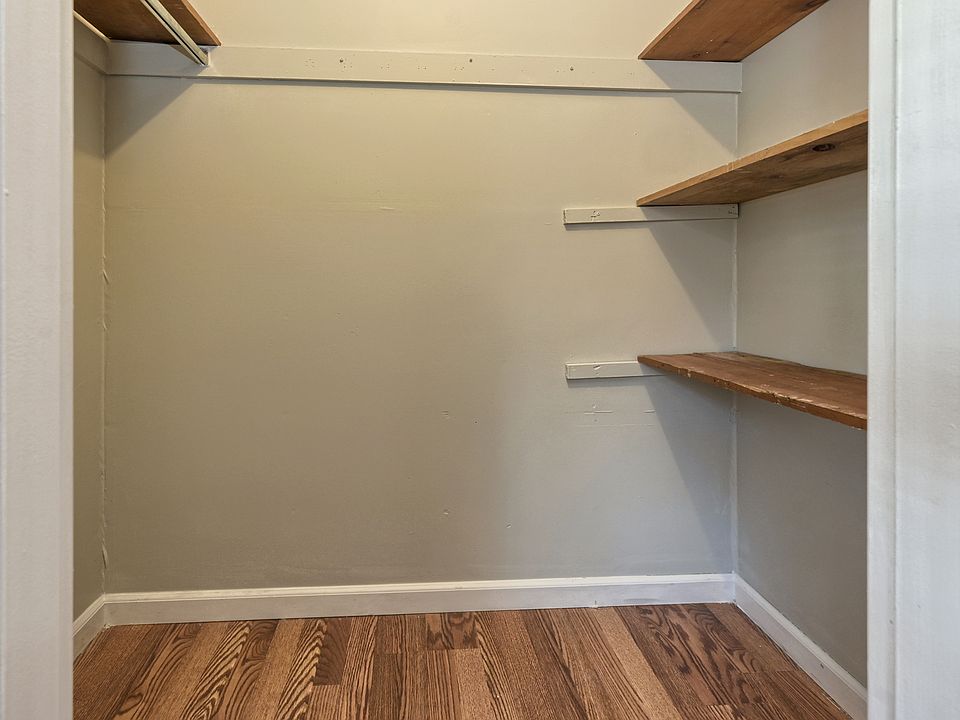 1st image of 422 Ringwood Ave #B216