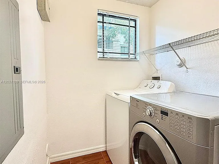 3022 Alcazar Pl #101 — Photo 9