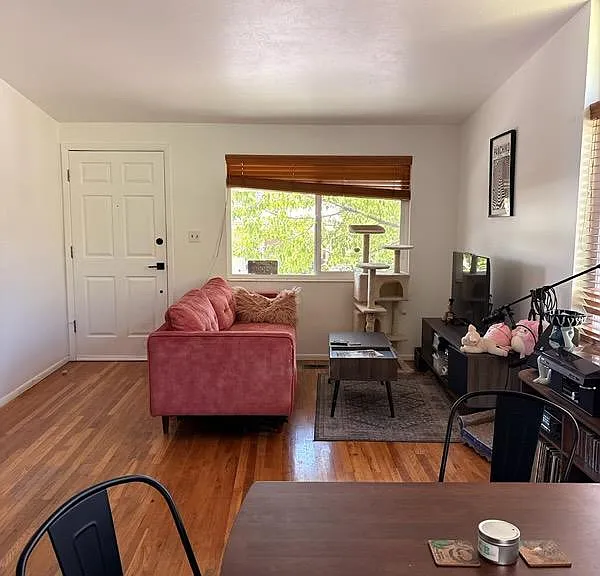 1246 E Roosevelt Ave — Photo 2