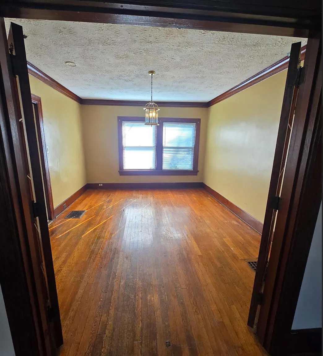 1118 Grafton Avenue - 1120 — Photo 3