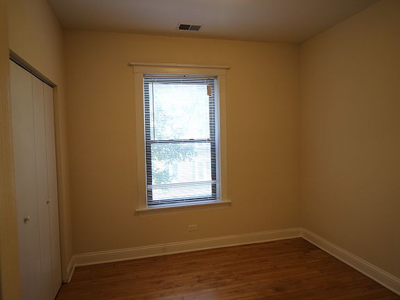 4th image of 1301 W Columbia Ave