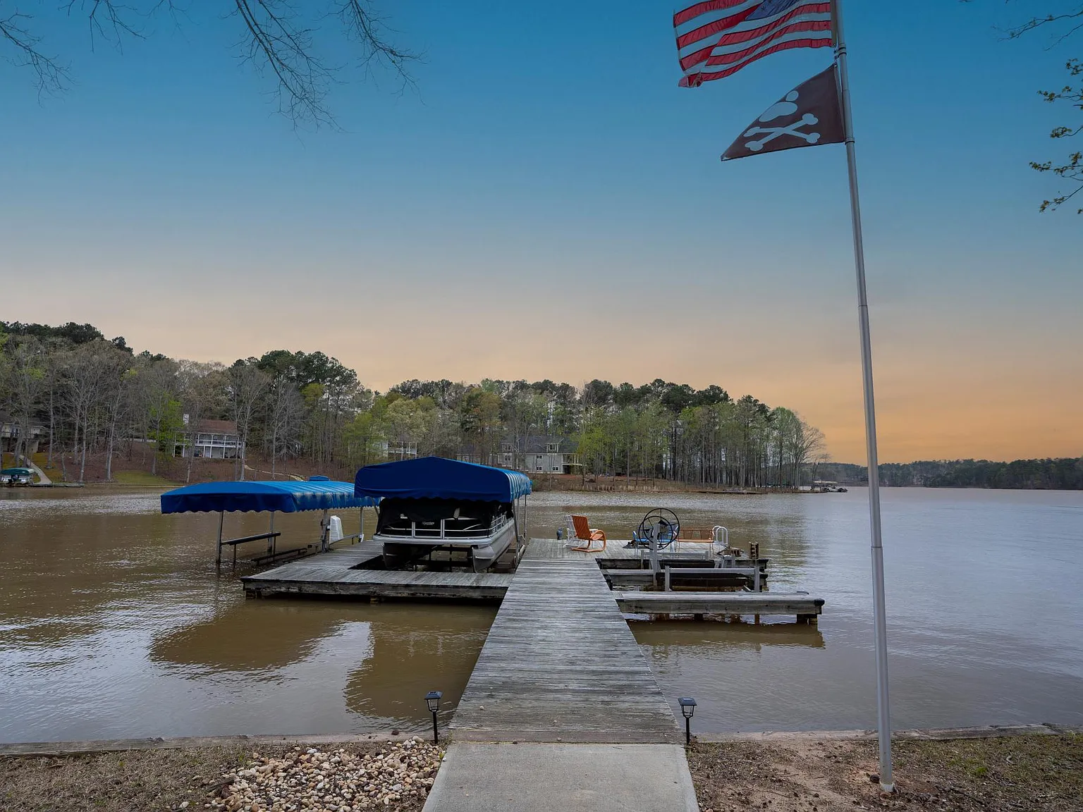 5 bed, 3362 sqft, $5,500 — Photo 1