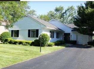 460 Highcrest Dr, Wilmette, IL 60091