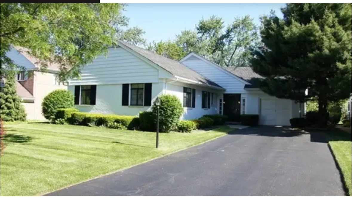 460 Highcrest Dr photo 1