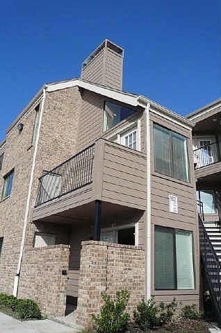 1st image of 9817 Walnut St #205