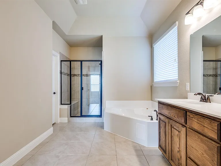 309 Harcourt Ave — Photo 18