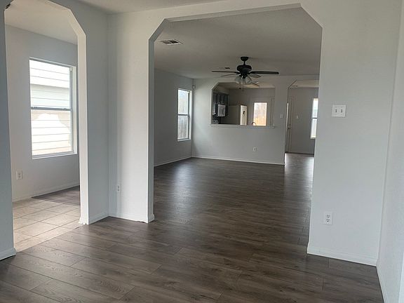 4th image of 3301 John Porter Dr