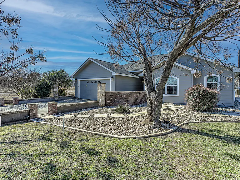704 Poverty Dr — Photo 1