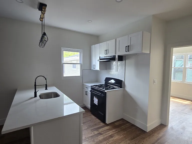 12 Elm St #G3 — Photo 10