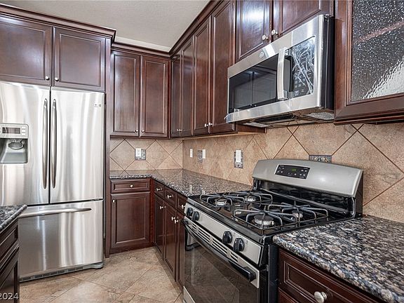3rd image of 9129 Shumard Oak Ct