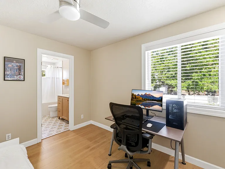 660 Cayias Dr — Photo 16