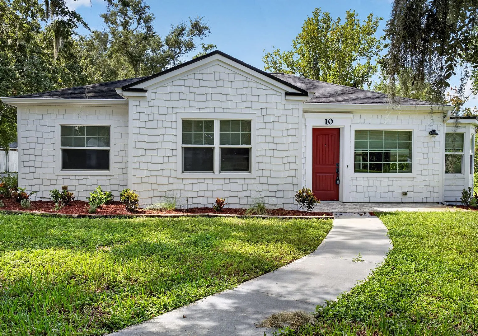 Stunning Historic 3/2 In the heart of Downtown Winter Garden! Available Now! — Photo 1