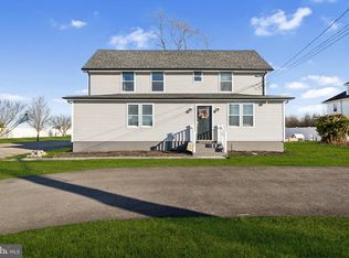 104 Middle Rd, Hammonton, NJ 08037