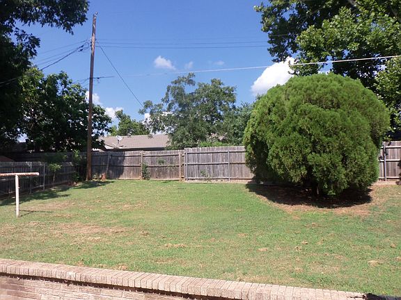4th image of 3008 Hardy Dr