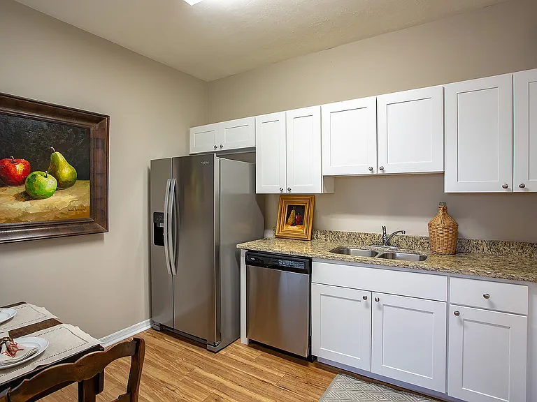 Huntington Lakes Apartments — Photo 15