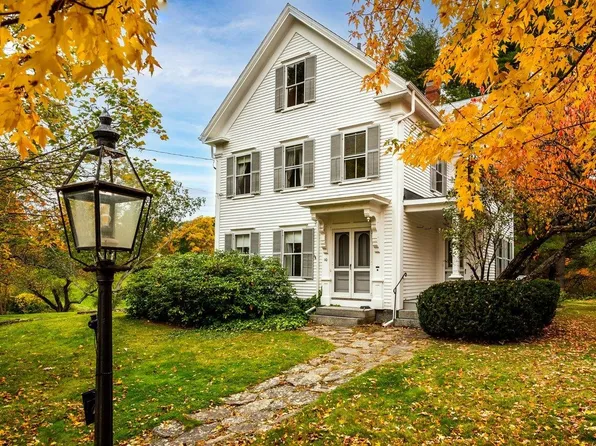 110 Exeter Rd, Newfields, NH 03856