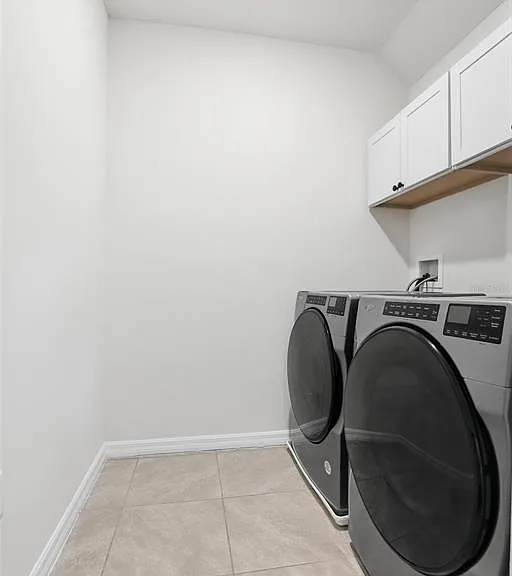 531 Lazio Cir — Photo 16