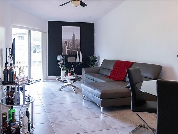 2nd image of 9961 Nob Hill Pl #9961