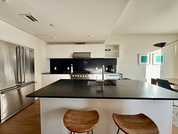 3rd image of 193 Henry St #Penthouse